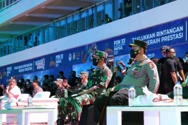 Tinjau Kesiapan Pembukaan PON XX Papua, Kapolri Pastikan Pengamanan Berjalan Baik
