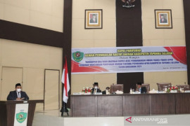 Bupati sampaikan nota keuangan Rancangan Perubahan APBD Tapsel 2021