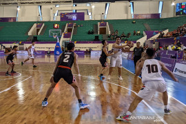 Bola basket 5x5 putra DKI lumat Kalsel 97-23