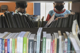 Dinas Perpustakaan dan Arsip salurkan 2.800 buku untuk tingkatkan minat baca di Nagari