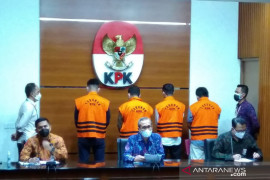 10 anggota DPRD Muara Enim sebagai tersangka