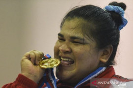 Atlet Nurul Akmal terima penghargaan dari Guardian Indonesia