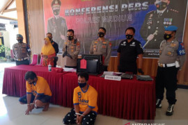 Polres Madiun tangkap remaja pelaku pencurian ponsel