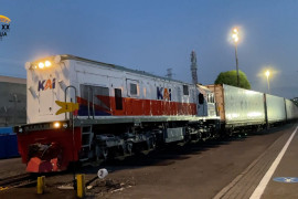 KA logistik dari Surabaya ke  Jakarta untuk urai kemacetan jalan raya