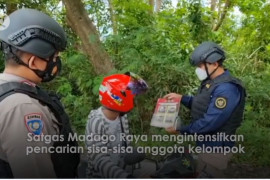 Satgas Madago Raya sebar selebaran foto sisa anak buah Ali Kalora