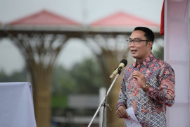 Ridwan Kamil meresmikan wajah baru Alun-alun Sorong
