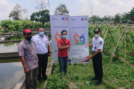 KAI salurkan bantuan kepada kelompok pembudidaya ikan di Tulungagung