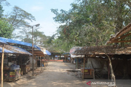 Bupati Karawang meragukan data tentang kemiskinan ekstrem di daerahnya