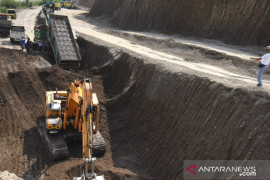 Anggota DPR  Dedi Mulyadi hentikan aktivitas pertambangan pasir ilegal di Subang