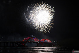 Menikmati pesona Pantai Holtekamp Papua