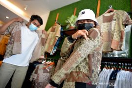 WNI dan warga Malaysia di Kuala Lumpur peringati Hari Batik
