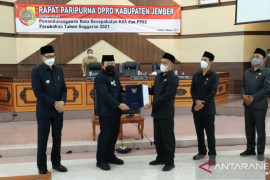 Penandatanganan KUA PPAS P-APBD 2021 Jember diwarnai interupsi