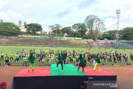 Ratusan peserta ikuti "Zumba Party" Korem 151/Binaiya di Ambon