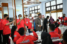 PON XX Papua - Kunjungan Gubernur Sulsel tingkatkan semangat juang atlet di final muaythai