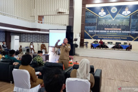 Bupati ajak tokoh agama se-Tapteng tetap komit berantas narkoba dan maksiat