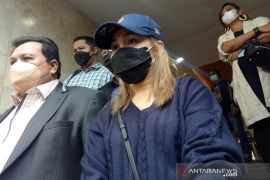 Polda Metro panggil orang tua Ayu Ting Ting sebagai saksi pada Jumat
