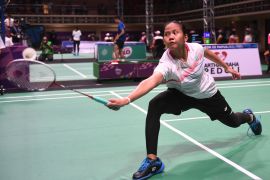 Sri Fatmawati taklukkan Ruselli pada final bulu tangkis beregu putri PON