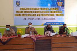 BC Jember dan Disperindag Situbondo ingatkan pedagang tak menjual rokok ilegal