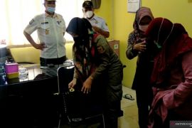 Satpol PP jaring 10 pasangan tanpa ikatan di kawasan Danau Singkarak, mengapa...