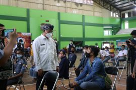 Kecepatan vaksinasi COVID-19 di Jabar 285.649 dosis per hari