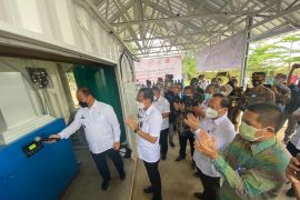 PLN Babel salurkan bantuan elektrifikasi rumah oksigen di Belitong