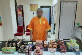 Polisi tangkap seorang penjual obat kuat tanpa izin