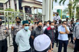 LSM minta tertibkan angkutan semen Conch di Kalsel