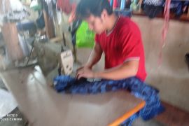 Perajin busana Baduy kewalahan penuhi permintaan sejak Presiden Jokowi kenakan