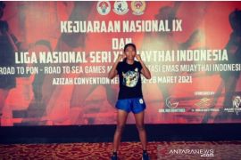 PON Papua - Peraih medali emas Muay Thai NTT dapat banyak tawaran dari UMKM