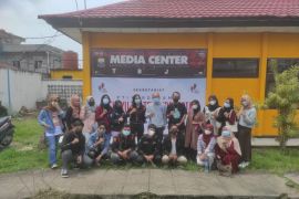 Penggiat teater Jambi bangkitkan semangat mahasiswa untuk berkarya