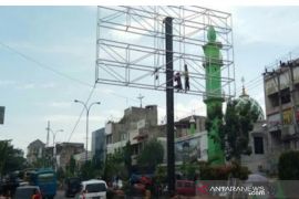 Bapenda Pekanbaru bakal lelang 120 tiang reklame misterius