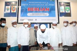 Saidi Mansyur resmikan aula Berlian Pesayangan