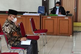 Jaksa KPK menuntut Juarsah pidana penjara lima tahun