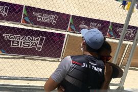 PON XX Papua - Voli pasir putri Jatim kejar perunggu usai kalah dari NTB