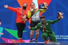 Lifter Maharani tak menduga raih emas untuk Riau