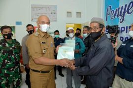 Warga empat desa di Bener Meriah terima sertifikat tanah