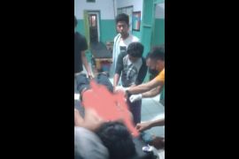 Sok jagoan malakin warga dalam keadaan mabuk, malah kena bacok