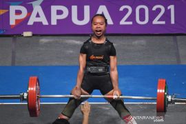 Lifter Susi Susanti tambah emas untuk Jabar dari angkat berat putri