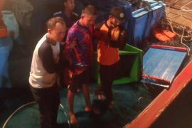 Kapal motor tertabrak kapal tanker, 2 nelayan hilang