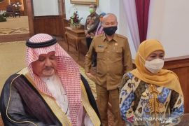 Gubernur Khofifah bahas vaksin jamaah umrah dengan Dubes Arab Saudi