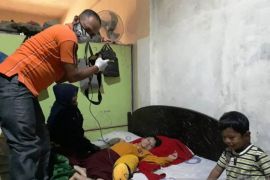 Disdukcapil Agam langsung rekam data KTP lansia-disabilitas ke rumah