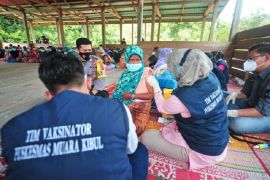 Vaksin Covid-19 desa terisolir di Jambi