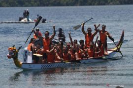 Jabar dan lima kontingen dayung berebut emas perahu naga 500 meter campuran