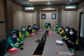 DWP Tanah Bumbu ikuti pelatihan keterampilan "Meronce"