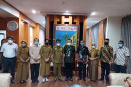 ADRA latih IRT korban bencana di Sigi  produksi cemilan cokelat