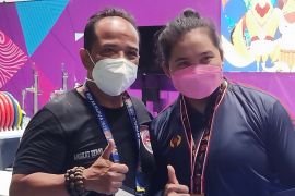 Maria Magdalena sumbang Jabar dengan emas angkat berat PON XX