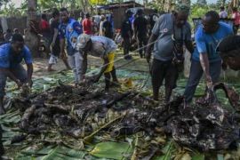 Pesta Bakar Batu Tim Sepak Bola Putri Papua