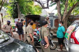 Satpol PP Bali ingatkan pedagang bermobil tak gunakan badan jalan