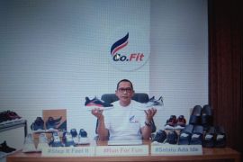 UMKM  lokal Surabaya luncurkan produk sepatu untuk sasar anak muda