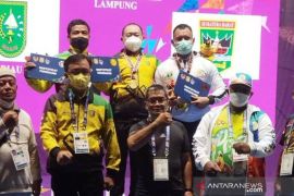 Atlet Angkat Berat Sumbar Situtu Lamdoras raih perunggu PON XX